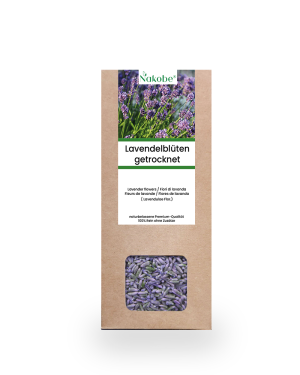 Getrocknete Lavendelblüten in einem braunen Karton zur Aromatherapie und Dekoration