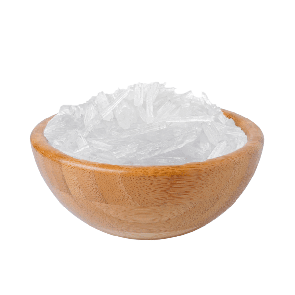 Kristallines Menthol, ein Monoterpenalkohol, gewonnen aus ätherischen Pfefferminzölen, für kühlende Kosmetikanwendungen