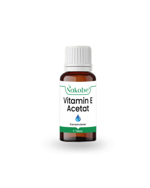 Flasche mit 10ml Vitamin E Acetat von Nakobe, verwendet als Konservierer in hochwertigen Kosmetikprodukten.
